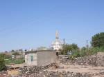 In Idil: Nicht weit weg von der Kirche ist die Moschee