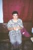 Junge Frau beim Häckeln - im Jahr 1994